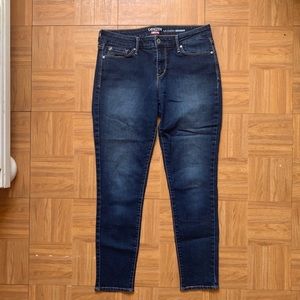 Denizen Levi Jeans!